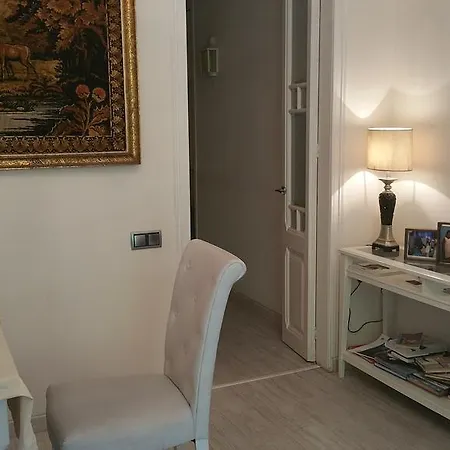 Muntaner Paris Apartment